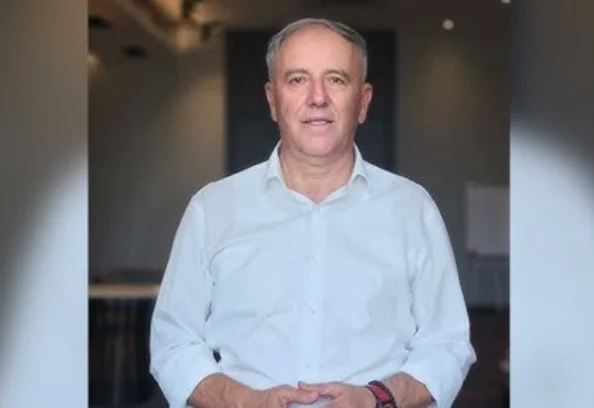 Zgjedhjet lokale në Maqedoninë e Veriut/ Kandidati i pavarur Mendi Qyra fiton Strugën!