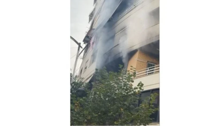 Zjarr në një pallat tek Astiri, tymi ‘pushton’ zonën
