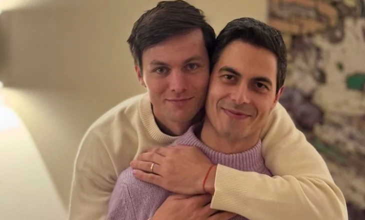 “Zotëria i parë” në krah të një kryeministri – Historia që nisi në një supermarket