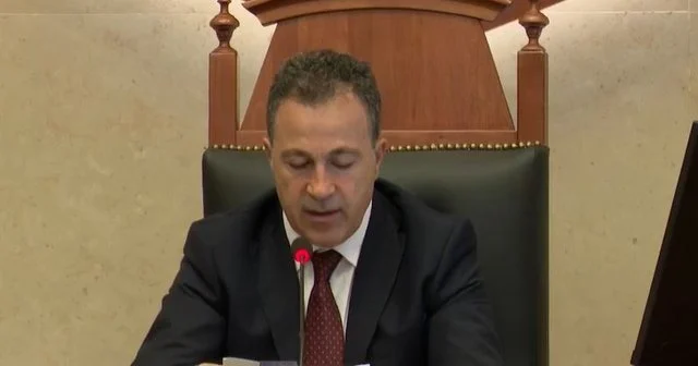 “Zoti Balluku”! Peleshi ngatërron Këlliçin me zv.kryeministren, ironizon demokrati: E keni mendjen tek tuneli i Palloshit