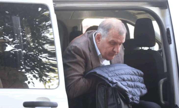 Zvarritet seanca për Beqajn, ish-ministri i pranishëm në Gjykatë por mungonin avokatët