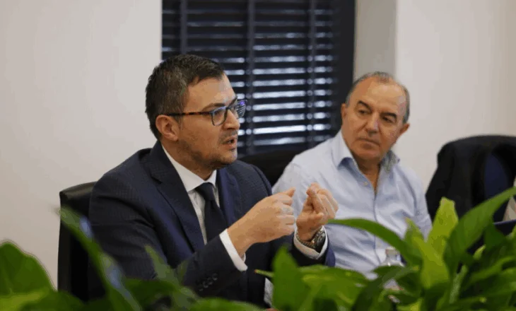 Zyrtarët e UEFA-s bëjnë takim me ekspertët e FSHF, zbulohet se cila ishte biseda mes tyre