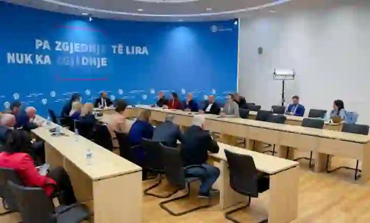 Zyrtari i selisë blu: PD të pastrohet nga demokratët që marrin tendera tek Rama