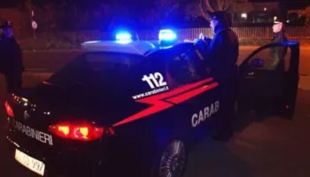 “1 mijë euro ose…”! 20-vjeçari shqiptar plagoset gjatë tentativës për t’u arratiset, policia italiane e qëllon me armë