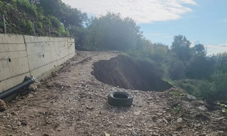 120 familje të izoluara në Delvinë/ Rrëshqitje dherash në Vllahat, banorët detyrohen të mbajnë prodhimet në krah