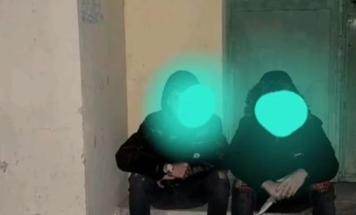 14-vjeçari nga Durrësi nuk kursehet, publikon në TikTok foto me thikë në dorë, nis hetimi