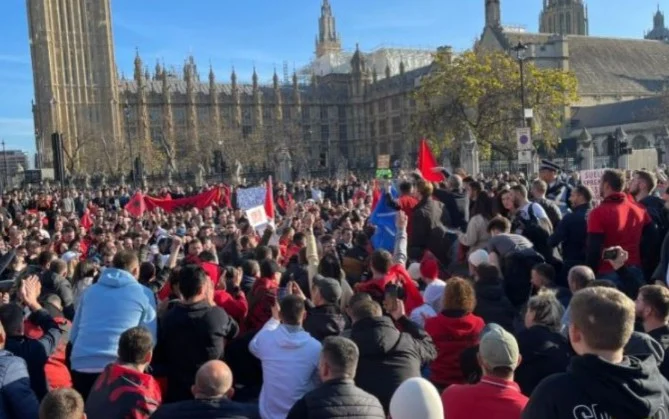 “3 mijë paund për të lënë Anglinë”, Ministria e Brendshme angleze u kërkon 700 familjeve shqiptare të largohen vullnetarisht