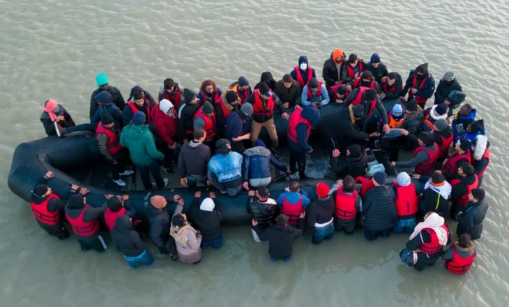 3 mijë paund të ktheheni në vendin tuaj, Britania e Madhe do të ‘shpërblejë’ shqiptarët që largohen vullnetarisht