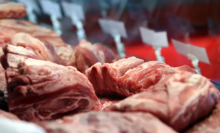 4 mijë ton mish dhe 9.3 mln euro të padeklaruara! Subjekti tregtar i referohet Prokurorisë së Tiranës