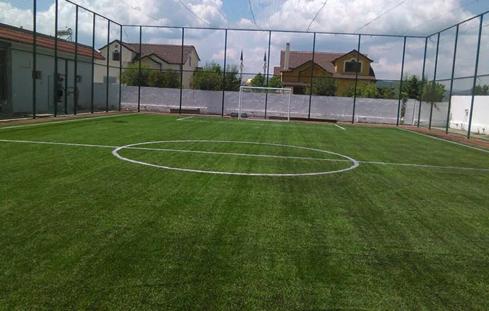 42-vjeçari humbi jetën gjatë ndeshjes në kalçeto, mjeku sportiv tregon masat që duhen marrë para çdo loje