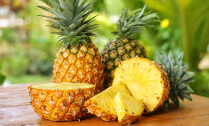 5 arsye pse duhet të konsumoni ananas pas ushqimeve të rënda këtë periudhë