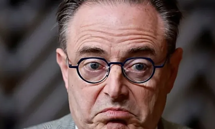 54-vjeçari me syze dhe këmisha me jakë të rrumbullakët/ Përplasje e ashpër mes ‘politico’ dhe kryeministrit belg për miliardat e Rusisë