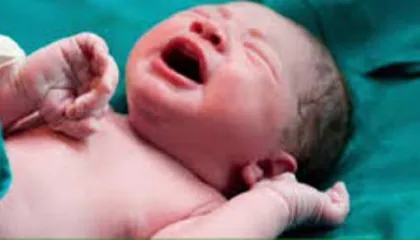 A e dinit? Kjo është arsyeja pse foshnjat qajnë menjëherë pas lindjes