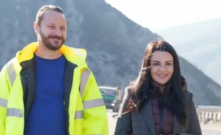 “Afera e AKSHI-t dhe zhvillimet skandaloze…”/ Dosja ‘Balluku, Koçi: Zbulimi i mesazheve të Evis Berberit dhe…