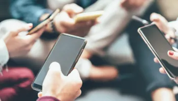 AKEP ndryshon kushtet për operatorët e komunikimit, ja çfarë pritet të ndodhë