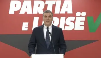 “AKSHI konfirmoi pengmarrjen e shtetit nga mafia”/ Blushi reagon ashpër: Shqiptarët në këmbë deri në largimin e Ramës