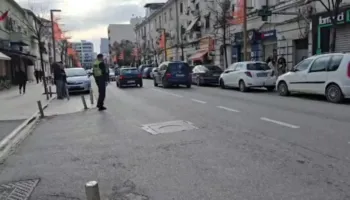 Aksident i rëndë në Durrës/ Makina përplas këmbësorin, niset me urgjencë në spital