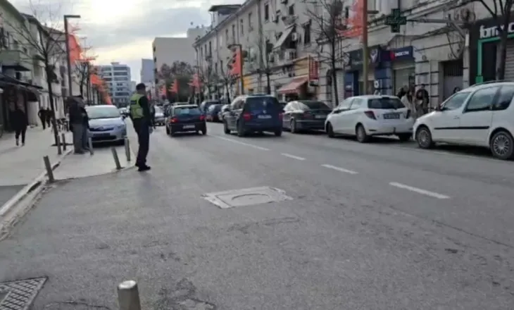 Aksident i rëndë në Durrës/ Makina përplas këmbësorin, niset me urgjencë në spital