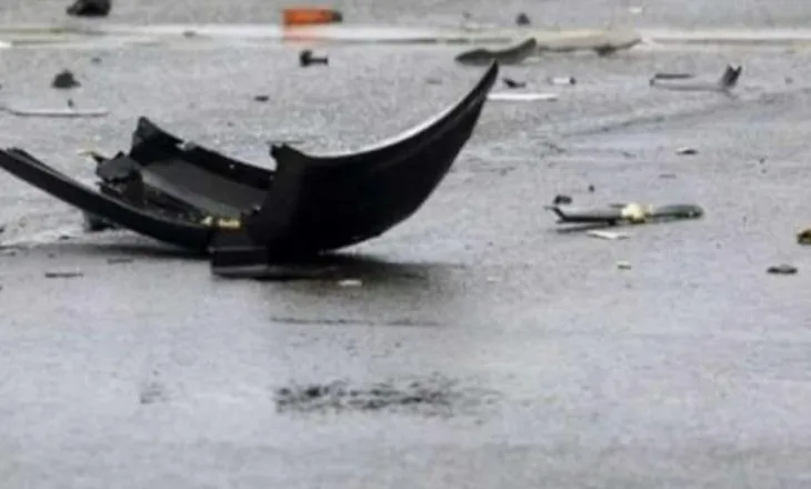 Aksident i rëndë në Qukës/ Përplasen 2 automjete pranë kryqëzimit