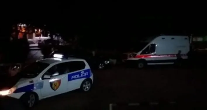 Aksident i rëndë në vend/ Kamioni humb kontrollin dhe del nga rruga (Detaje)