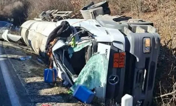 Aksident i rëndë/ Përmbyset autoboti me gaz, bllokohet aksi Strugë-Qafë Thanë