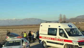 Aksident me dy të plagosur në aksin rrugor Korçë – Ersekë