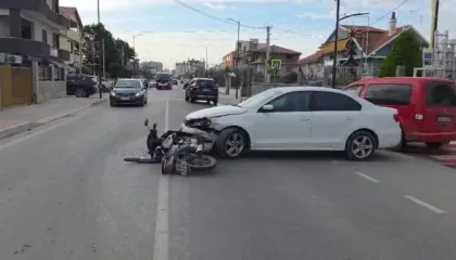 Aksident në aksin Fier–Grecalli, makina përplaset me motorrin, një i lënduar