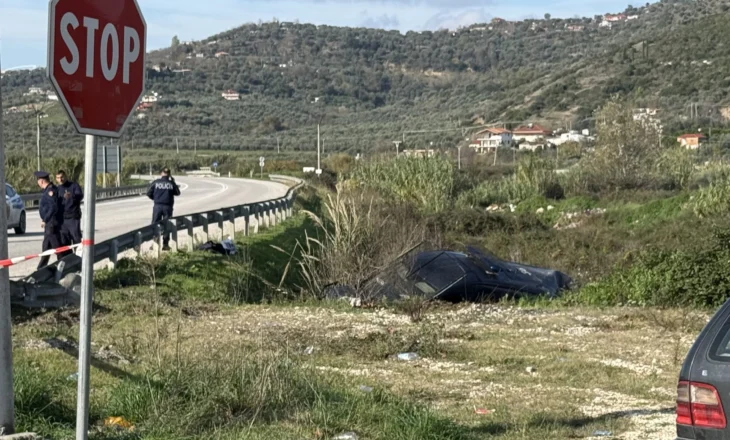 Aksident në aksin Levan–Tepelenë, përplaset furgoni i FNSH me një automjet tjetër