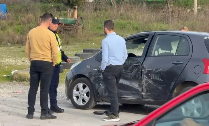 Aksident në aksin Lushnje-Rrogozhinë, kamioni përplaset me veturën, shpëtojnë mrekullisht pesonat që ndodheshin në makinë