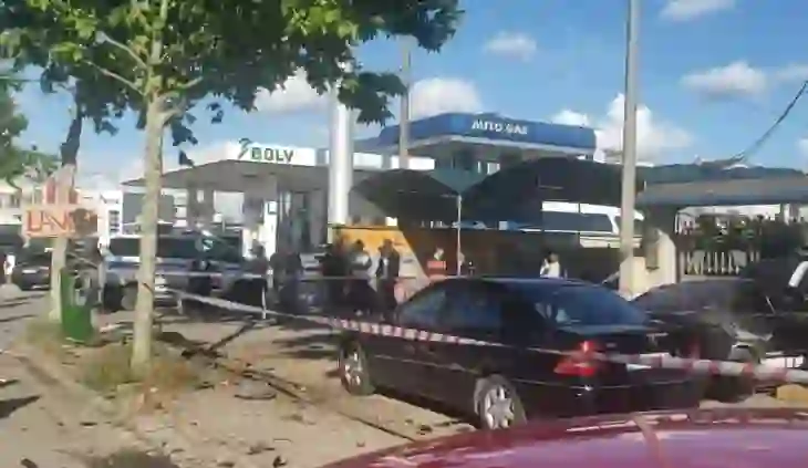 Aksident në Durrës, shoferi përplas me makinë nënën me fëmijën e mitur dhe ‘arratiset