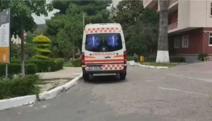 Aksident në Maliq/ 38-vjeçari humb kontrollin e mjetit, plagosen dy pasagjerët