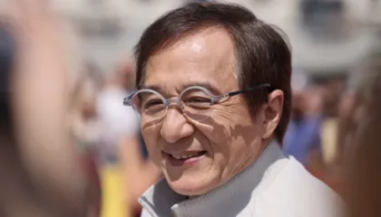 Aktori i njohur Jackie Chan do të dhurojë të gjithë pasurinë e tij për bamirësi!