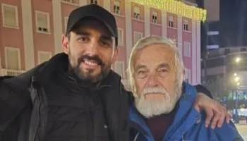 Aktori Viktor Zhusti distancohet nga Lapaj: Ma përdori foton për miting