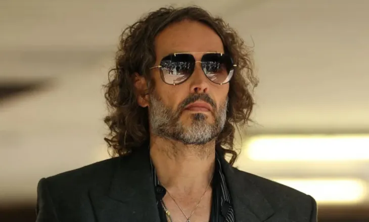 Akuza të reja për përdhunim dhe sulm seksual, Russell Brand në telashe të tjera, i shtohen akuzat