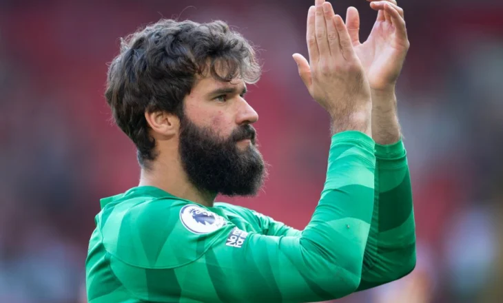 Alisson mbron Salah: Ka dashurinë e të gjithë lojtarëve, klubit dhe tifozëve