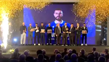 Amir Rrahmani fiton çmimin “Fadil Vokrri”, Arb Manaj më i miri në Kosovë