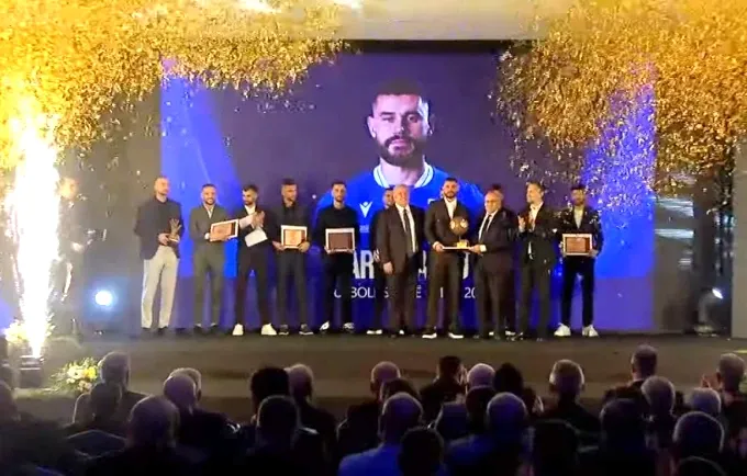 Amir Rrahmani fiton çmimin “Fadil Vokrri”, Arb Manaj më i miri në Kosovë