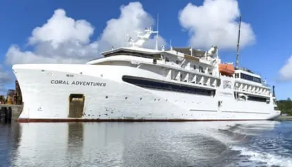 Anija turistike australiane ngec në brigjet e PNG-së, mes hetimeve për pasagjeren e humbur