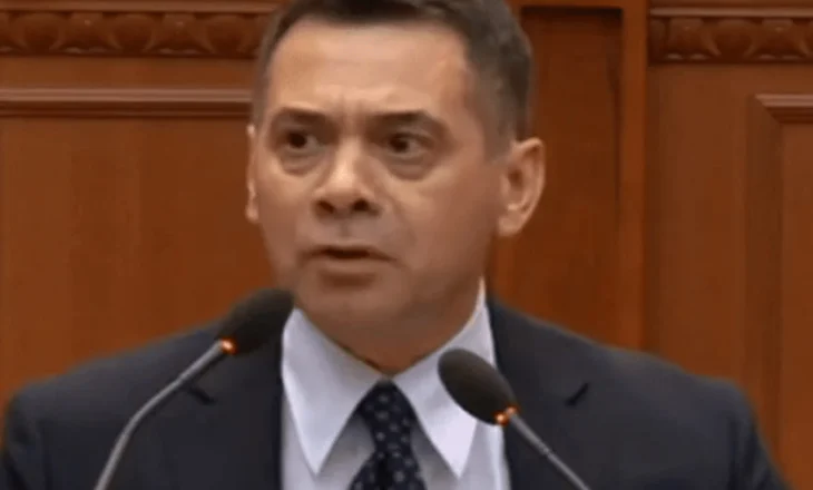 Arben Ahmetaj padit Qeverinë në Strasburg