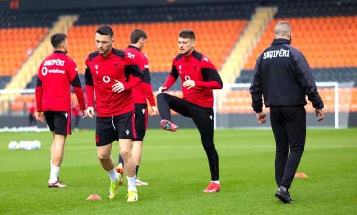 Arbër Hoxha dhe Ernest Muçi dy lojtarët kuqezi më në formë në këtë fundviti