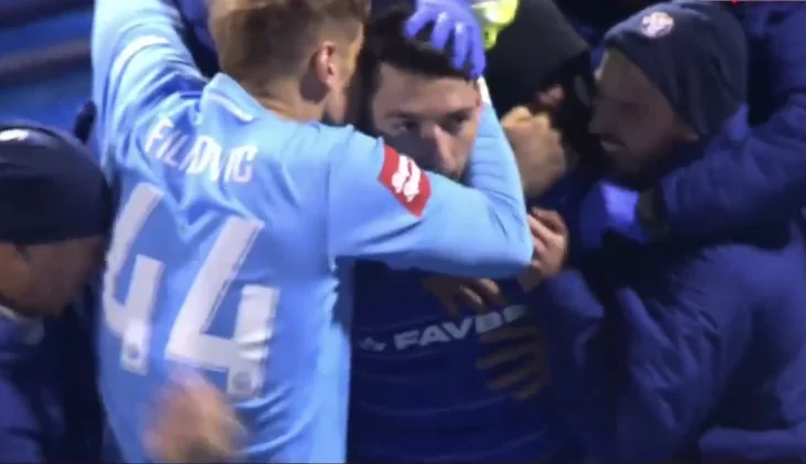 Arbër Hoxha “vret” Hajdukun minutën e  fundit, ylli kuqezi nuk ndalet në Kroaci