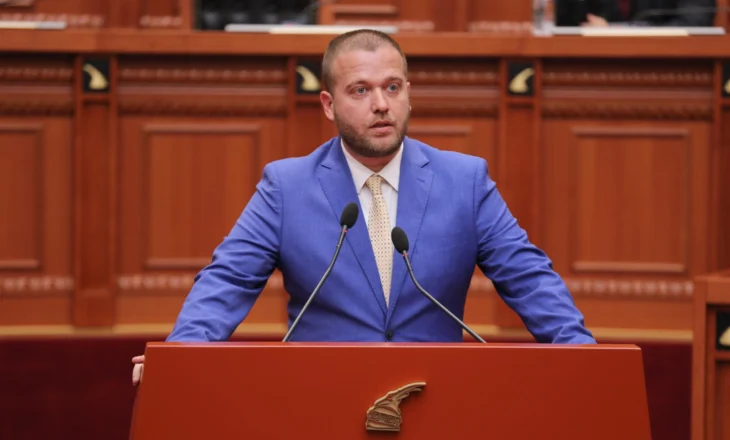 Ardit Bido në Kuvend: Bojkoti i PD në Ditën e Flamurit në Sarandë e Delvinë është turp