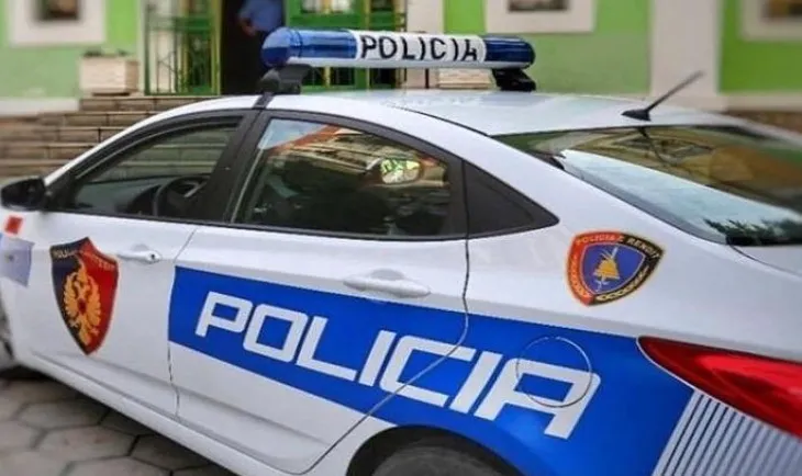 Armë në makinë, arrestohet 35-vjeçarja në Mirditë