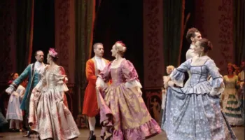 “Arrëthyesi” me muzikën e Çajkovskit, një klasik i fundvitit në skenë