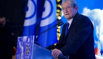 “Asnjë regjim nuk i ka çuar shqiptarët mbrapa”/ Berisha thirrje për protestë nga Kavaja: Të nisim betejën tonë pa kthim, deri në fitore