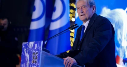 “Asnjë regjim nuk i ka çuar shqiptarët mbrapa”/ Berisha thirrje për protestë nga Kavaja: Të nisim betejën tonë pa kthim, deri në fitore