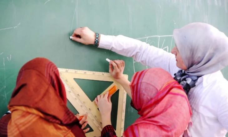 Austria ndalon shaminë e kokës për vajzat nën 14 vjeç: Kush refuzon, gjobë ose burg