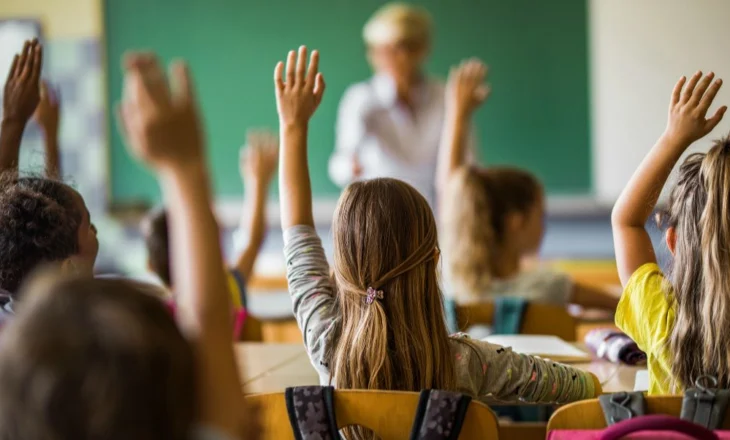 Autoriteti, frika dhe bullizmi në shkollat tona: dështim edukativ me pasoja shoqërore