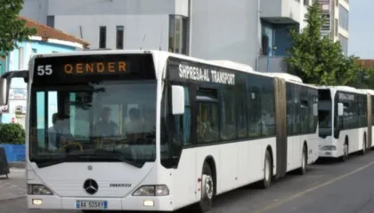 Autoriteti i Konkurrencës nis hetim për rritjen e çmimit të biletës për urbanin Kamëz-Tiranë