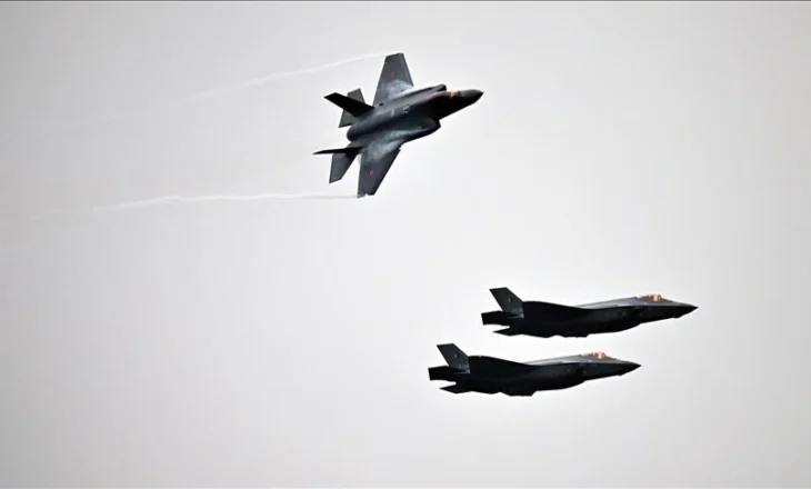 Avionë luftarakë amerikanë i afrohen hapësirës ajrore të Venezuelës